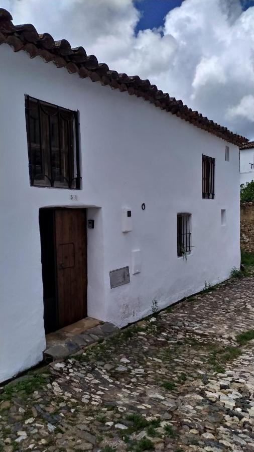 Monteperdido Villa Linares de la Sierra Ngoại thất bức ảnh